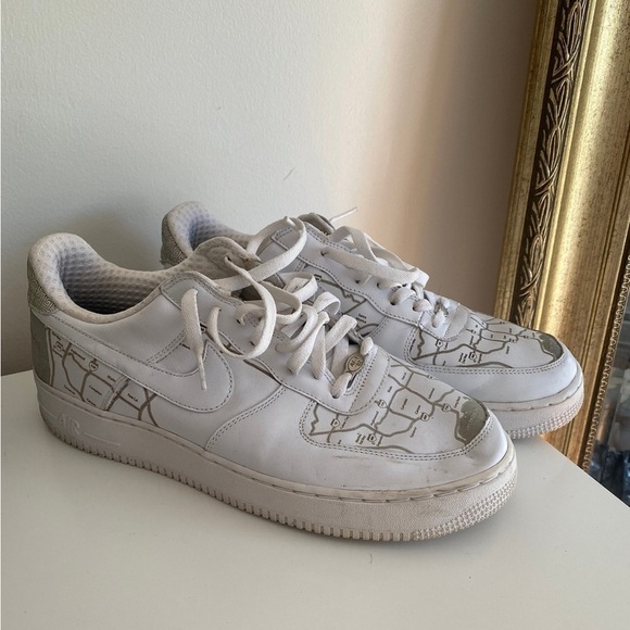 Size 12 - Nike Air Force 1 Premium L.A. Mr. Cartoon
2006 main image 2